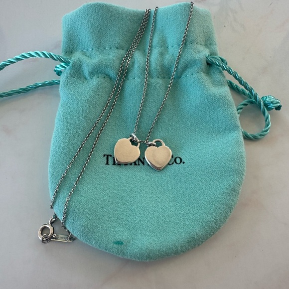 Tiffany & Co. mini hearts necklace - Picture 2 of 3